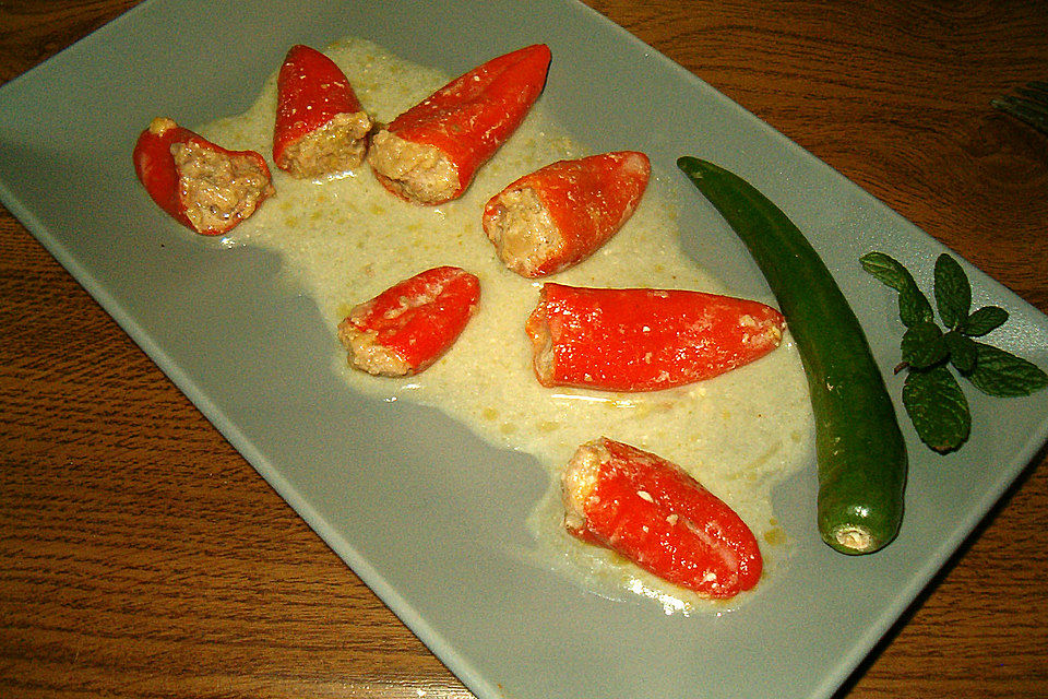 Pimientos del piquillo rellenos de Bacalao