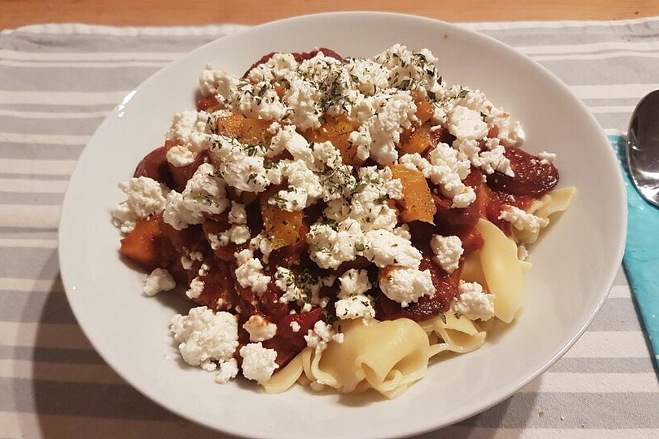 Pastasauce mit Chorizo, Feta und Butternut Squash