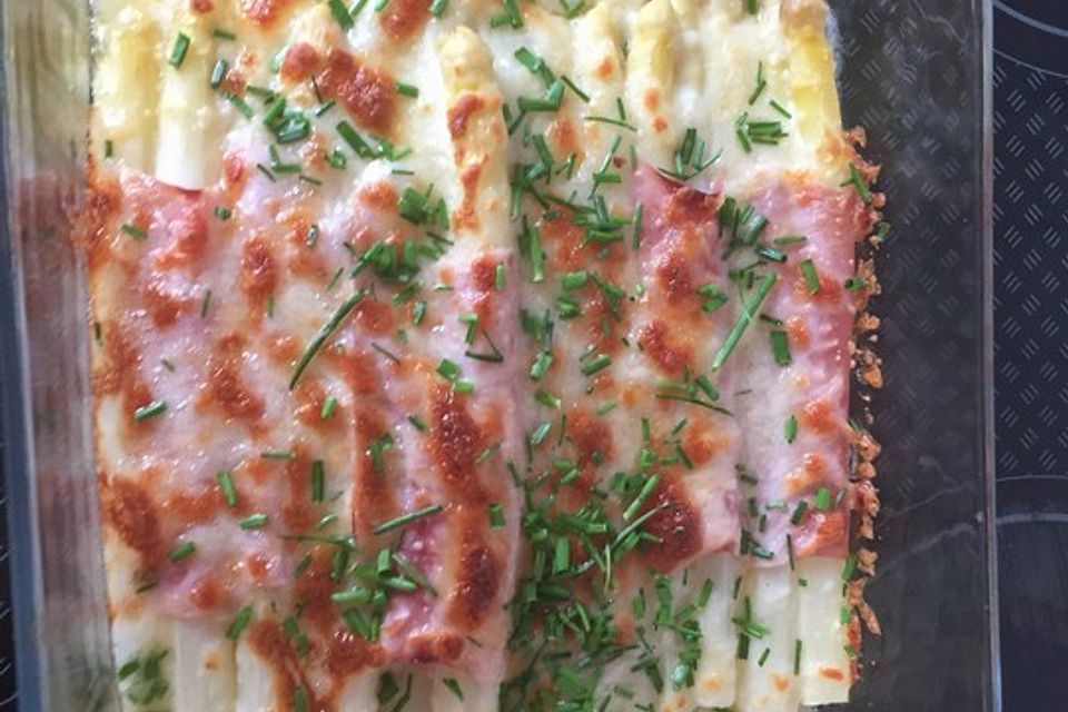 Überbackene Spargel-Schinken-Rollen