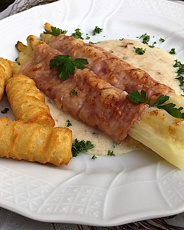 Überbackene Spargel-Schinken-Rollen
