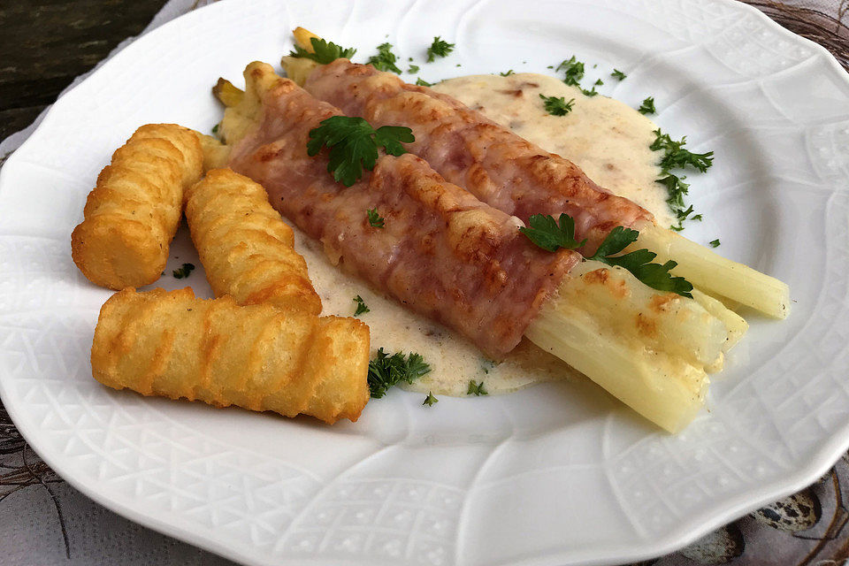 Überbackene Spargel-Schinken-Rollen