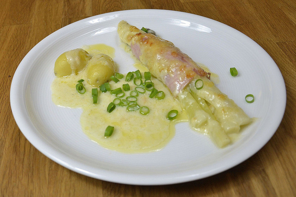 Überbackene Spargel-Schinken-Rollen