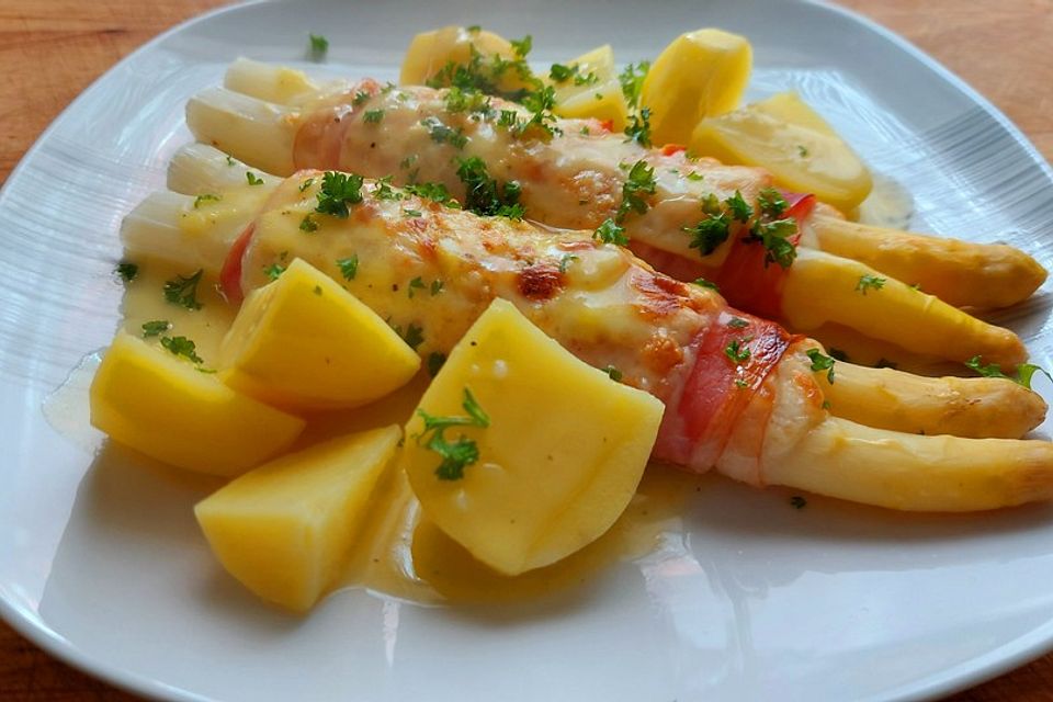 Überbackene Spargel-Schinken-Rollen