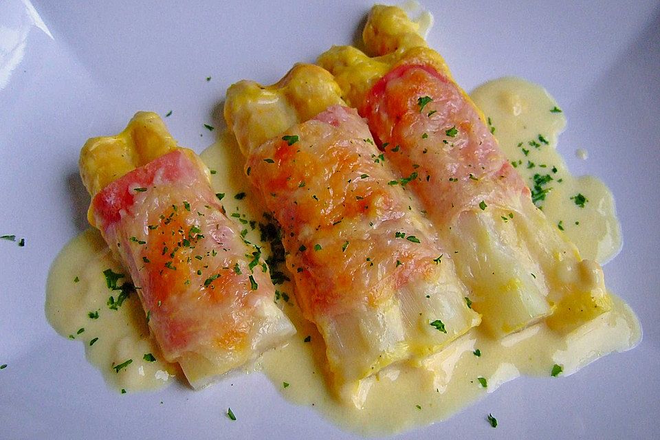 Überbackene Spargel-Schinken-Rollen