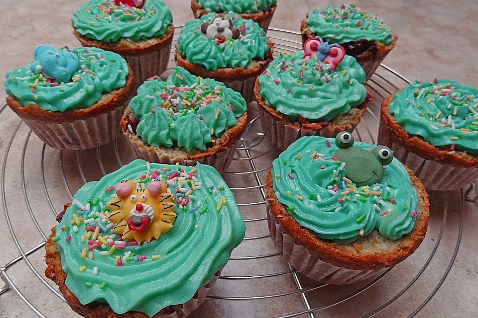 Kirsch-Cupcakes mit Zitronen-Frischkäse-Frosting