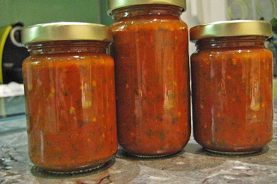 Pasta-Sauce auf Vorrat eingemacht