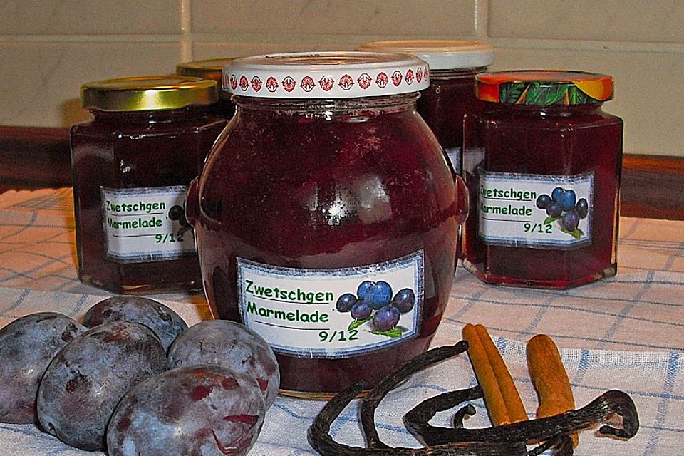 Zwetschgen-Marmelade mit Pfiff