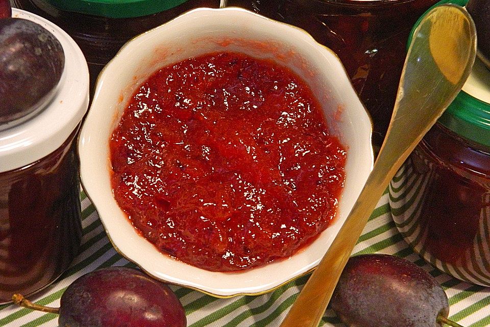 Zwetschgen-Marmelade mit Pfiff