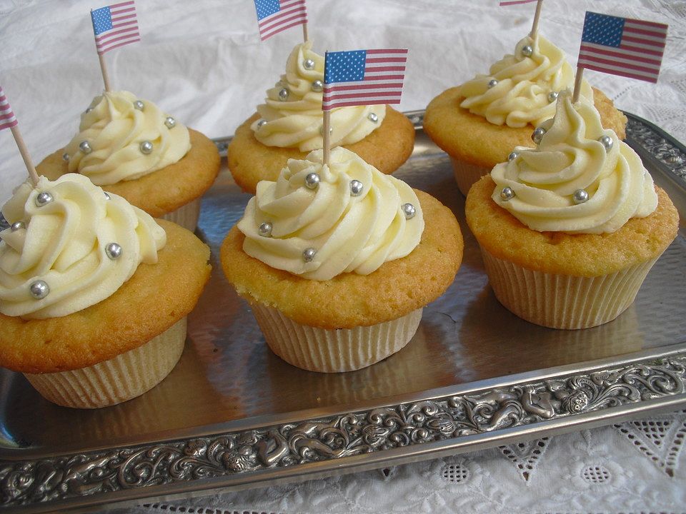Vanille-Cupcakes mit Buttercreme von Supermausi| Chefkoch