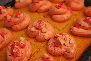 Lemon-Cupcakes mit Himbeer-Buttercreme