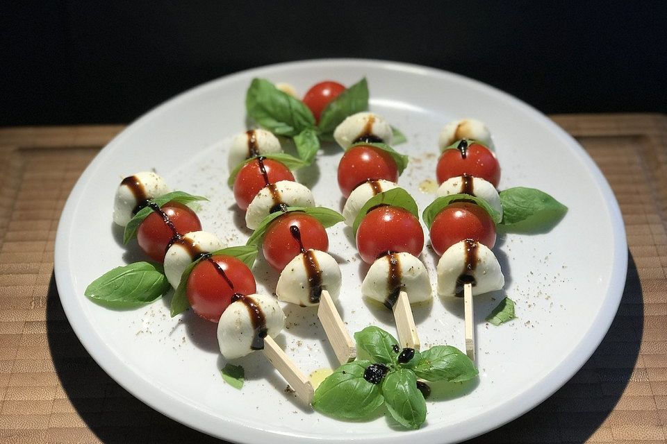 Tomaten-Mozzarella-Häppchen