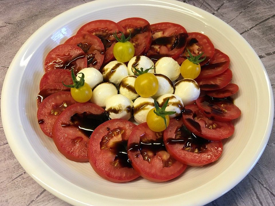 Tomaten-Mozzarella-Häppchen von Laura2399 | Chefkoch