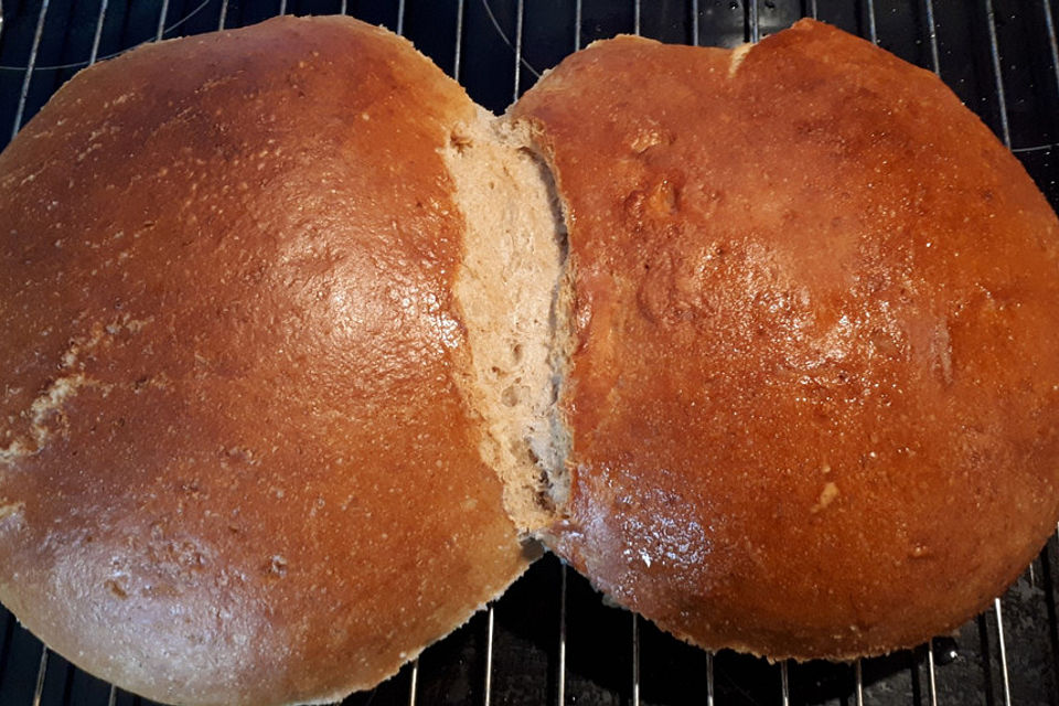 Genetztes Brot oder Semmeln