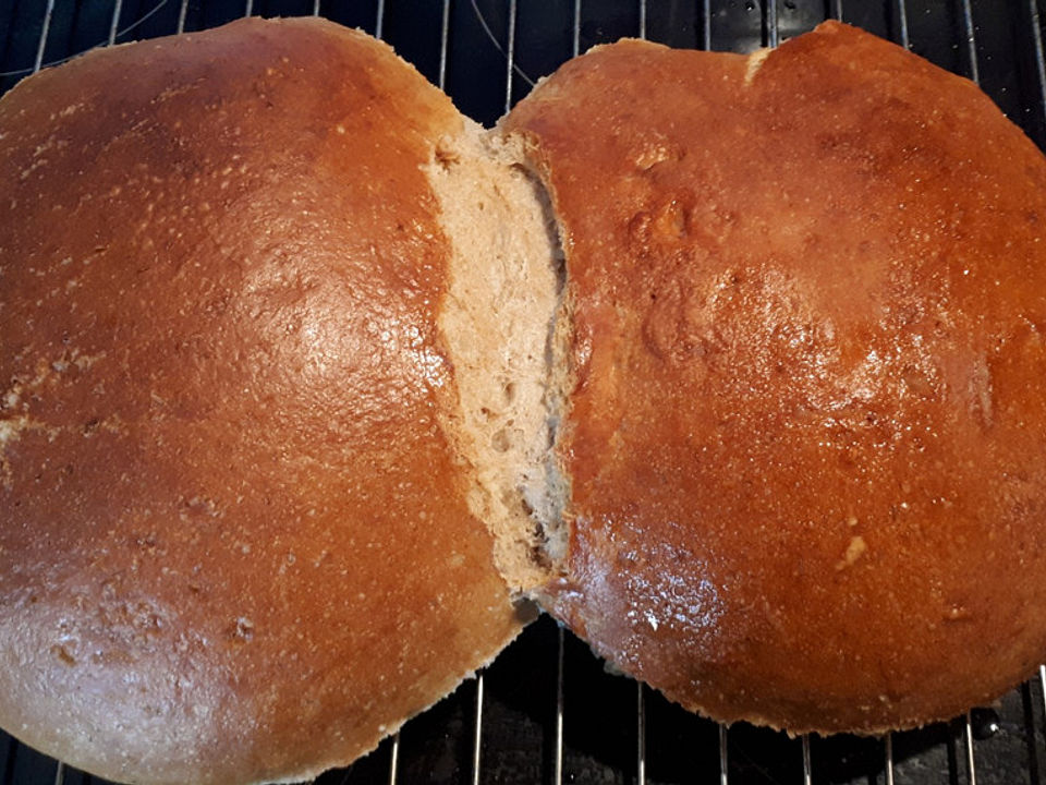 Genetztes Brot oder Semmeln von Pizzagott| Chefkoch