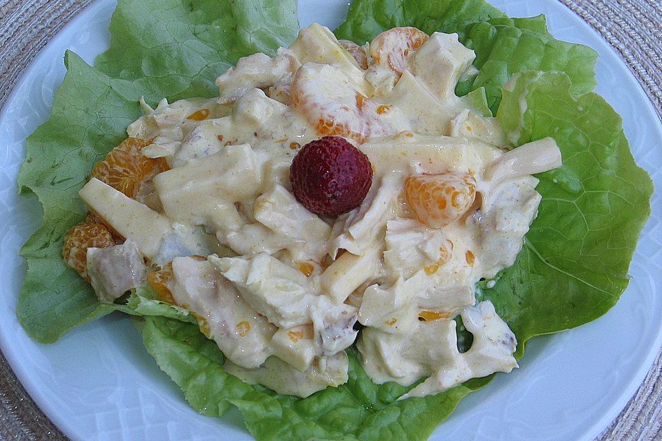 Geflügelsalat mit Käse und Mandarinen