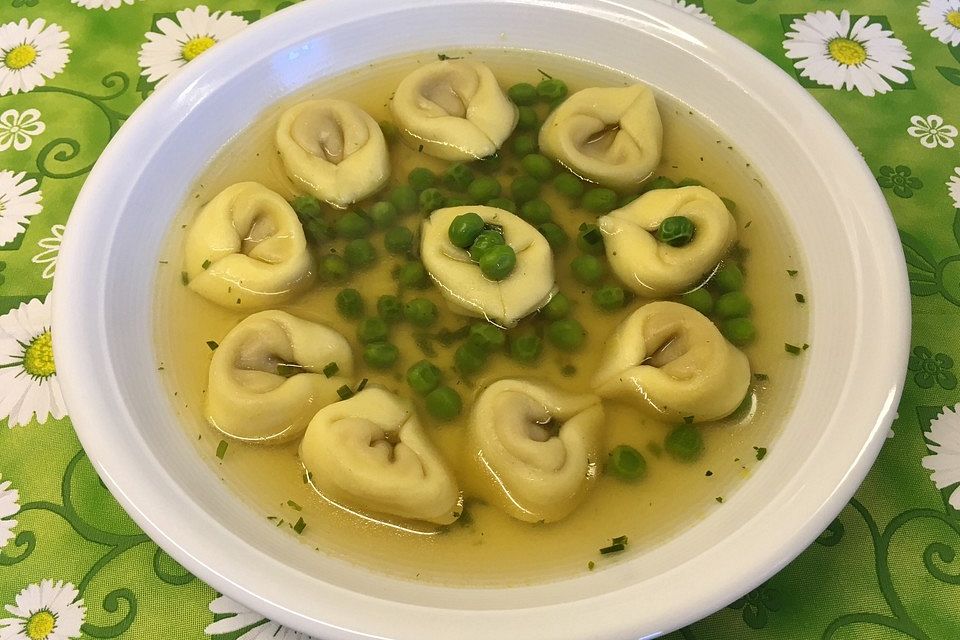 Klare Tortellinisuppe