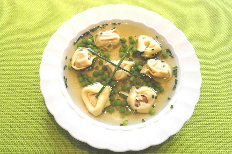 Klare Tortellinisuppe