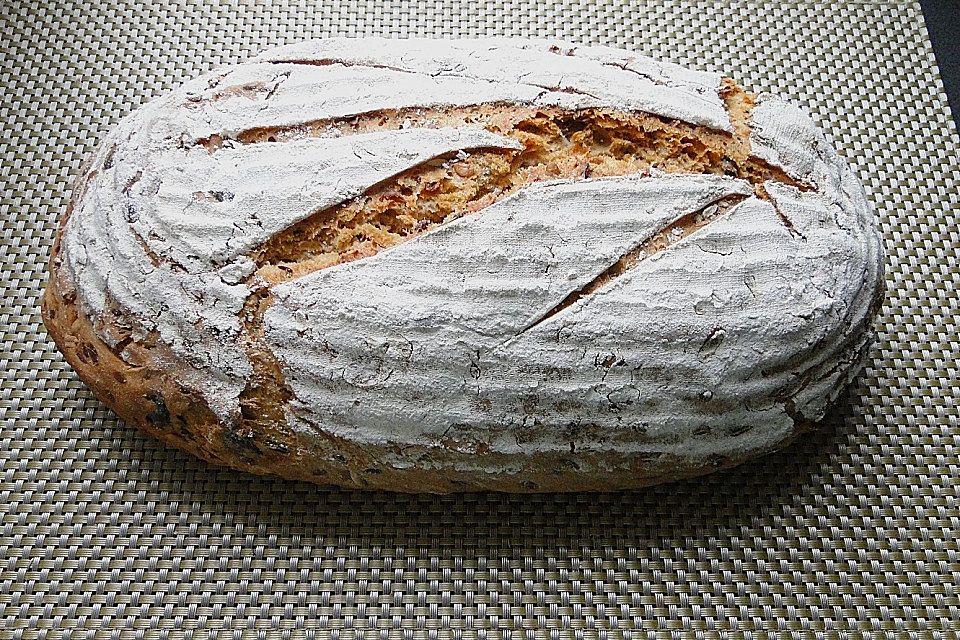 Körniges Dinkel-Möhren-Brot