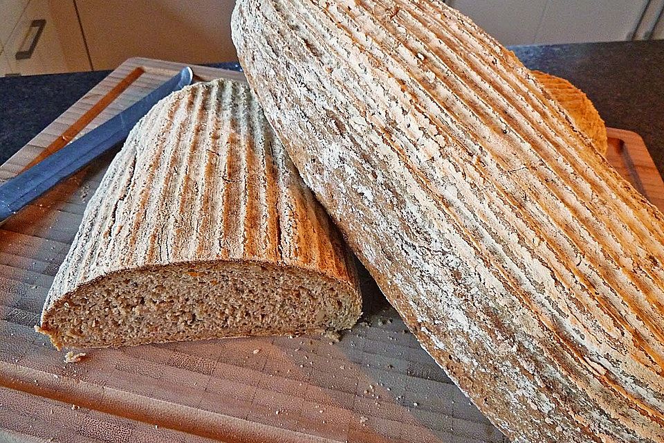 Körniges Dinkel-Möhren-Brot