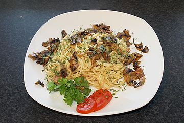 Schafskäse-Knoblauchspaghetti
