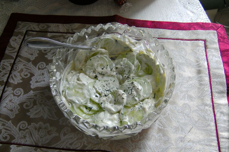 Dill-Gurkensalat