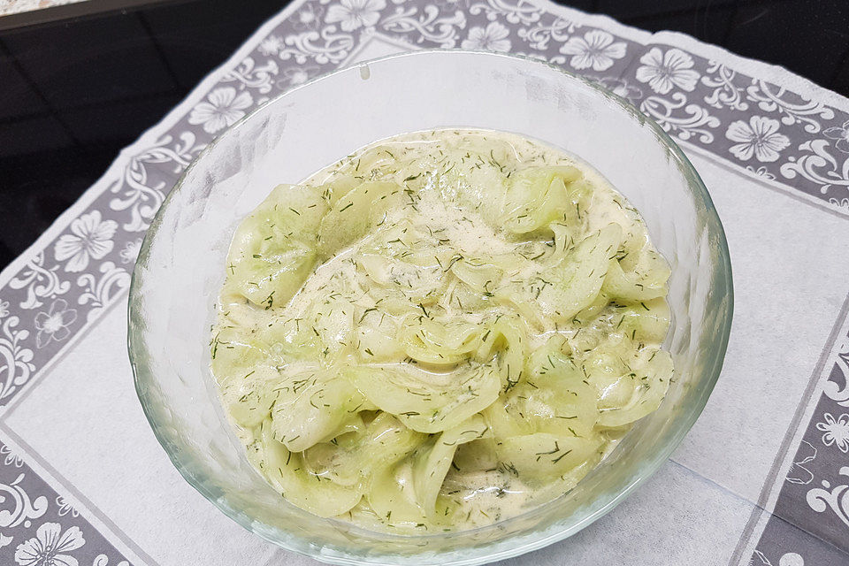 Dill-Gurkensalat