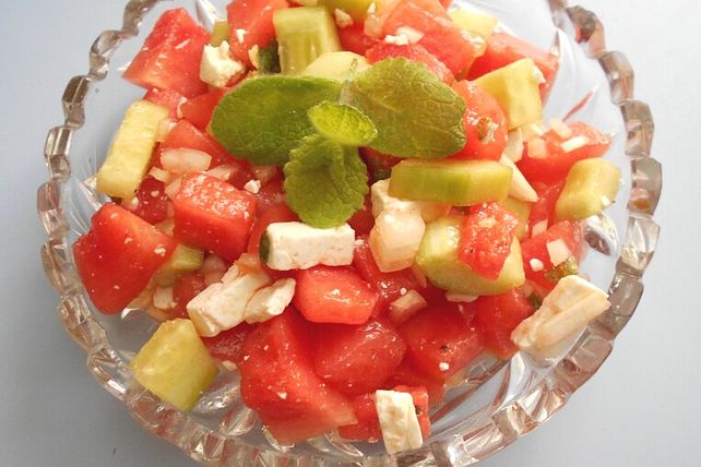 Gurken-Melonen-Salat mit Schafskäse von Kissi| Chefkoch
