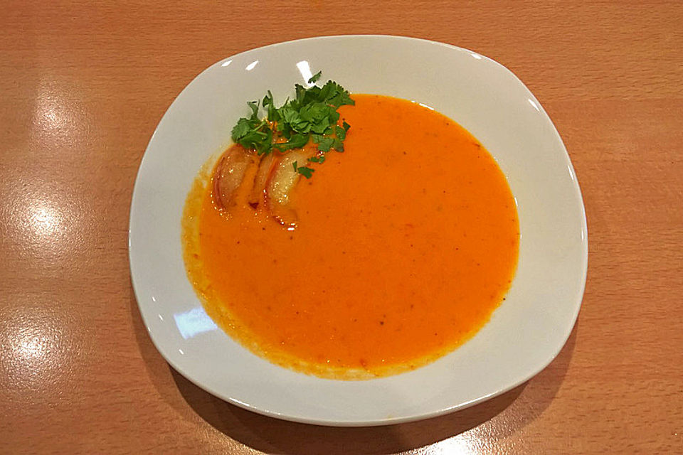 Apfel-Paprika-Suppe mit Chili