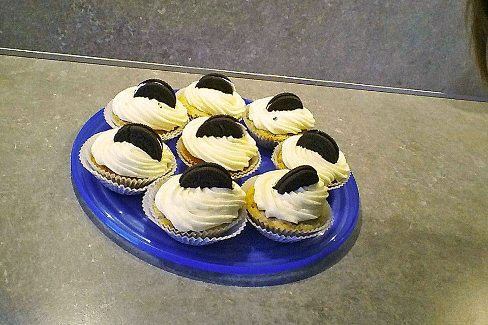 Weiße Oreo-Cupcakes mit Überraschung