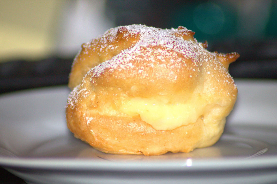 Eclaire-Cupcakes mit französischer Vanillecreme