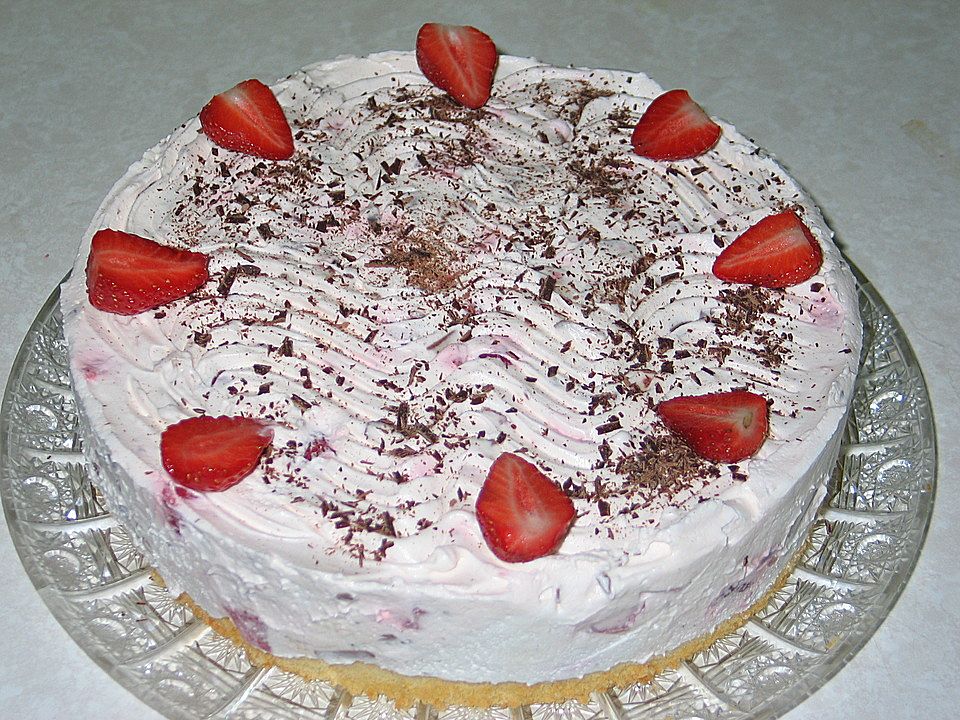 Erdbeer-Yogurette Torte von Manuela26| Chefkoch