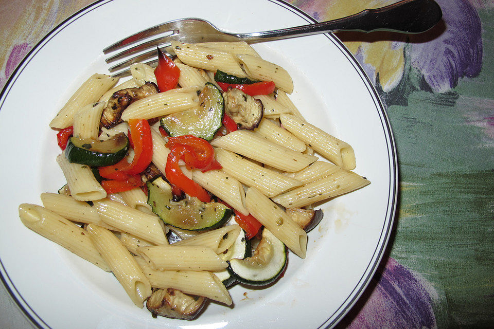 Spaghettisalat mit Grillgemüse