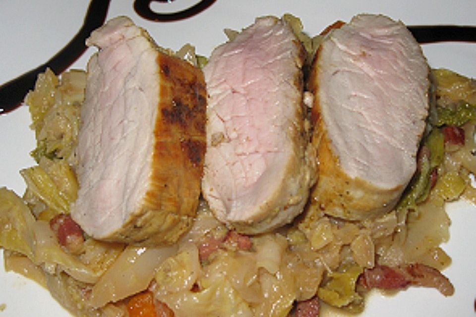 Wirsing  mit Äpfeln und Karotten