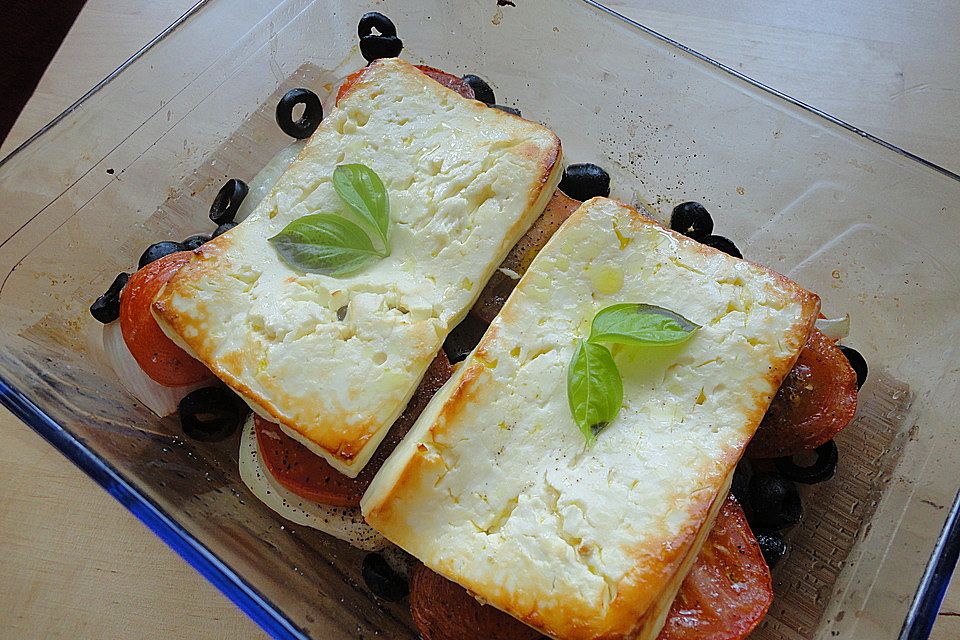 Gebackener Feta mit Tomaten und Oliven