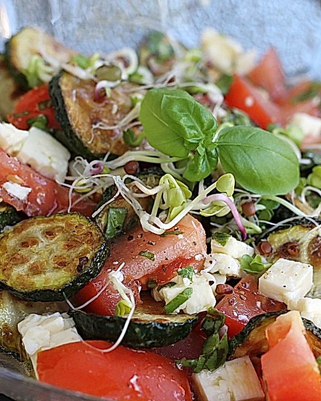 Zucchini-Tomaten-Salat