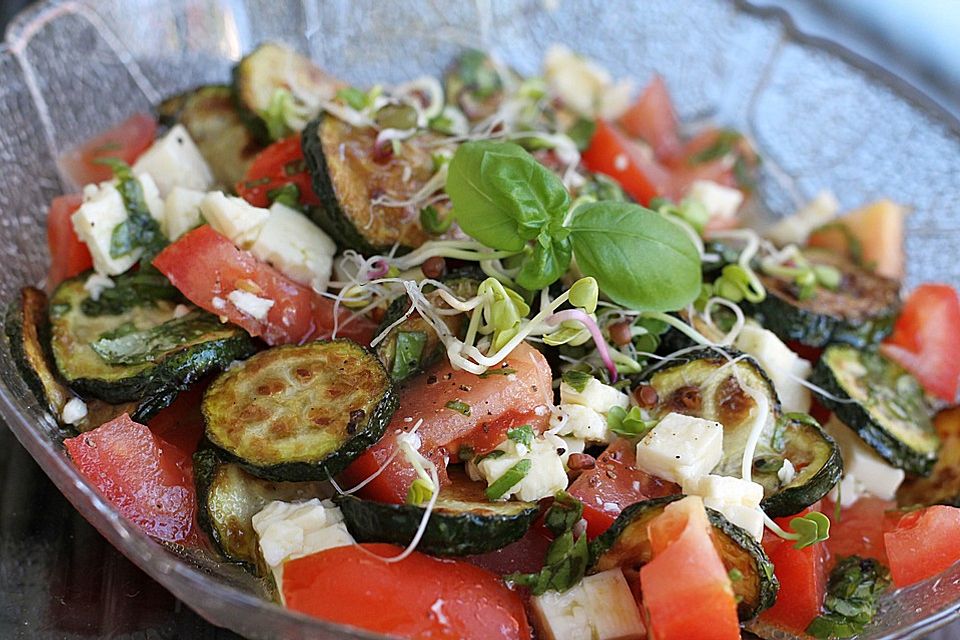 Zucchini-Tomaten-Salat