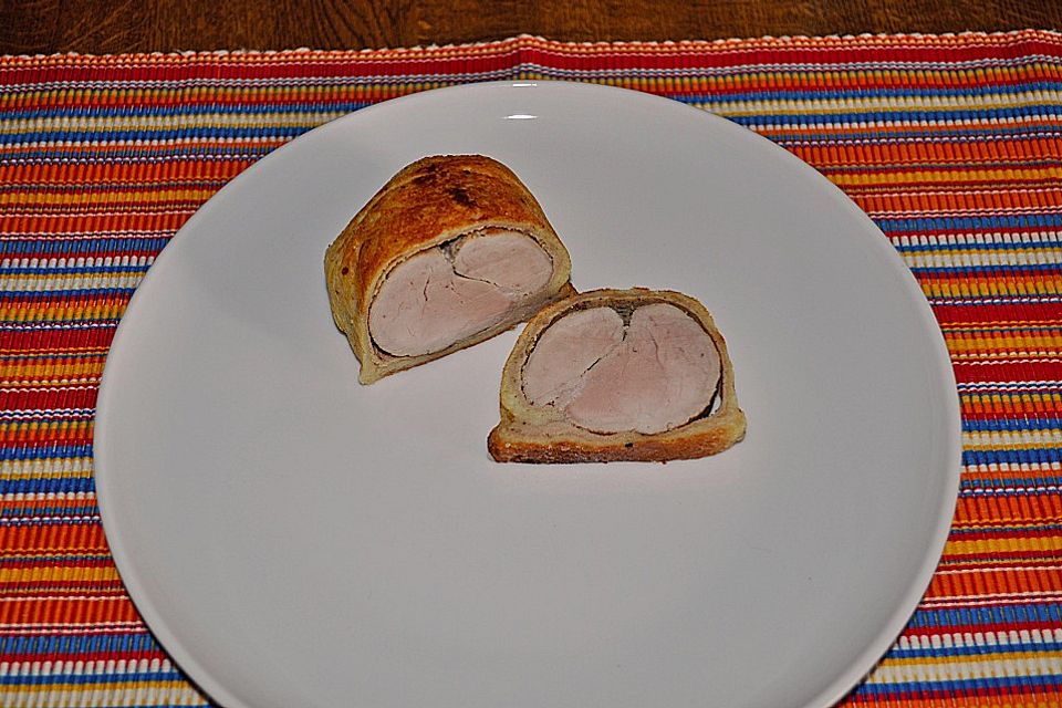 Schweinelende im Brotmantel