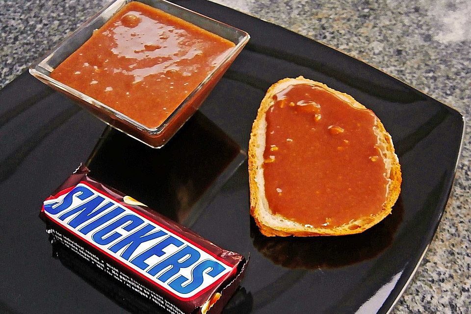 Snickers-Creme bzw. Snickers-Brotaufstrich Snickers-Creme bzw. Snickers-Brotaufstrich