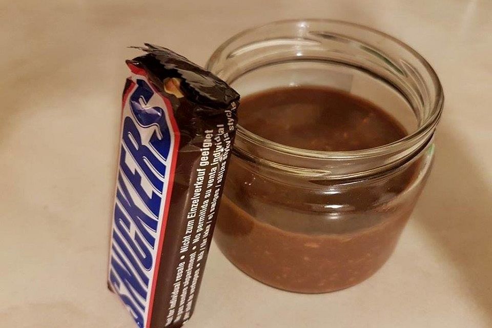 Snickers-Creme bzw. Snickers-Brotaufstrich Snickers-Creme bzw. Snickers-Brotaufstrich