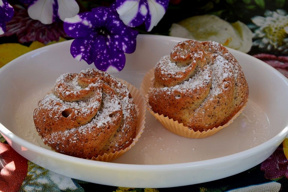 Apfel-Mohn-Muffins mit weißer Schokolade