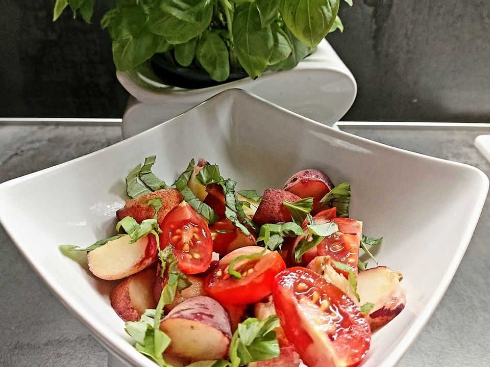 Pfirsich-Tomaten-Basilikum-Salat von pralinchen | Chefkoch