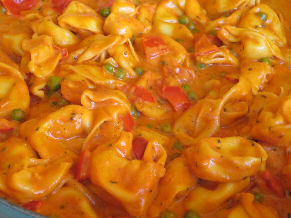 Tortellini mit einfacher Tomaten-Sahnesauce von maumau96 | Chefkoch