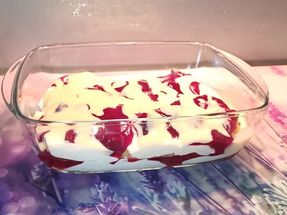 Rote Grütze mit Quark-Eierlikörsauce von Aloha| Chefkoch