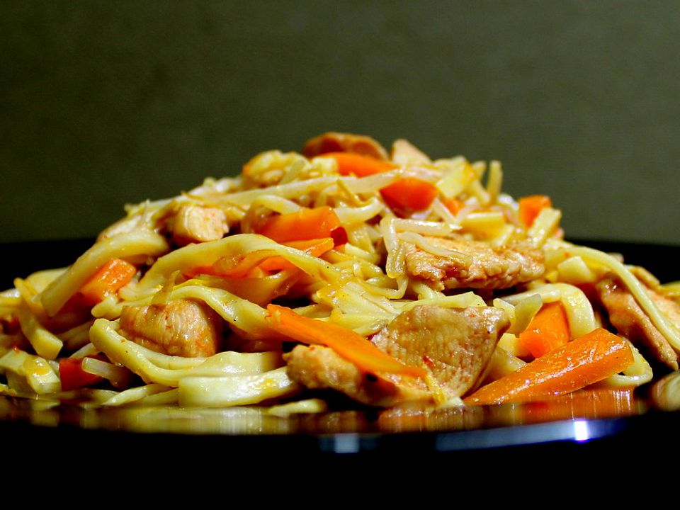 Asiatische gebratene Nudeln von egrzyb| Chefkoch
