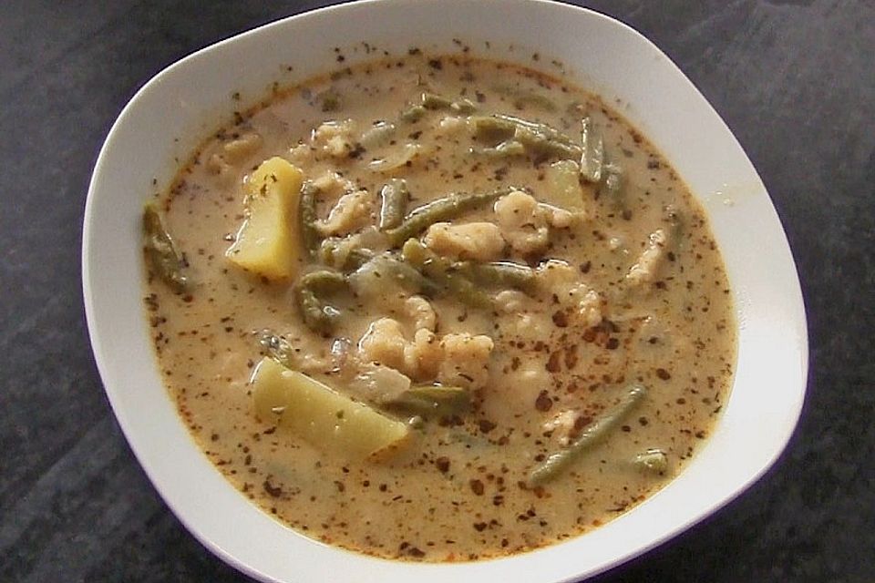 Gezupfte Knöpfle in einer Speck-Bohnensuppe