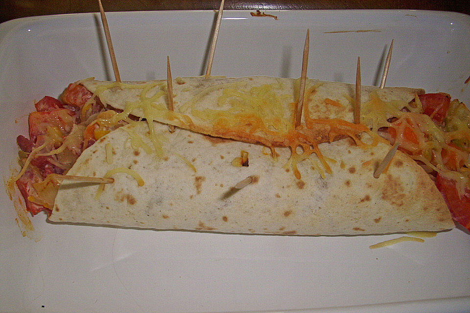 Enchilada mit Schinken-Gemüse-Füllung