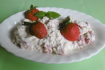 Birchermüsli mit Himbeeren oder Erdbeeren