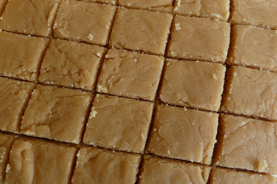 Easy Peanut Butter Fudge Easy Peanut Butter Fudge