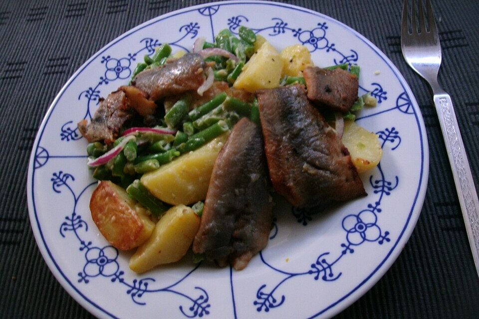 Lauwarmer Kartoffel-Bohnen-Salat