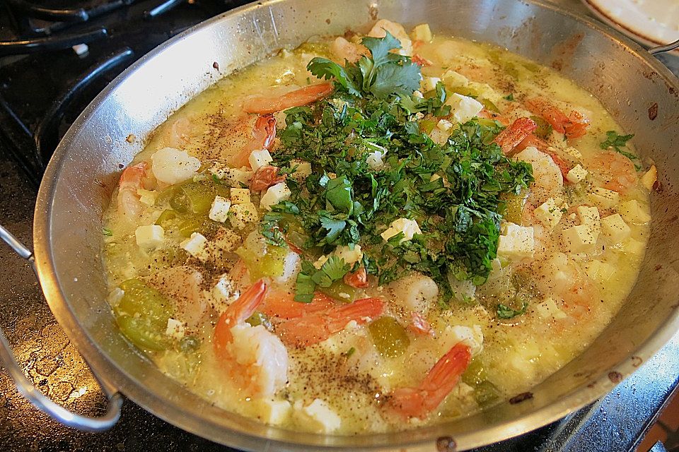 Gebackene Garnelen mit Tomatillos und Schafskäse